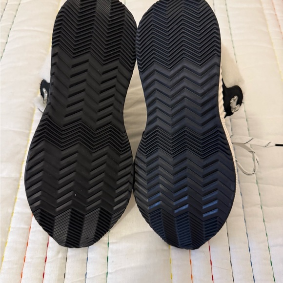 Sorel Black and White Winter Boots - Picture 8 of 9